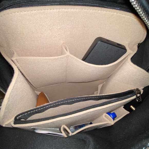 Louis Vuitton discovery pm backpack - Picture 4 of 5